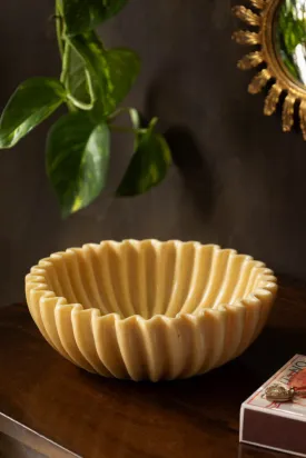 Cream Shell-Shaped Bowl