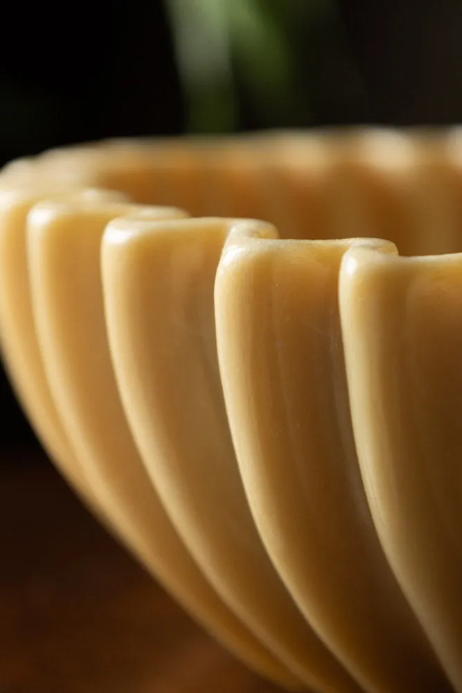 Cream Shell-Shaped Bowl